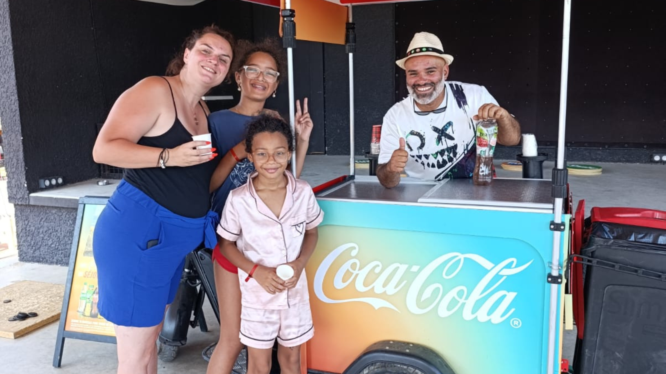 Degustation de fuze tea au stand coca cola - abcom